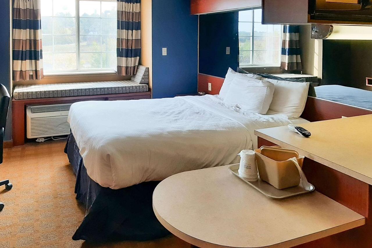 Starkville Inn & Suites מראה חיצוני תמונה