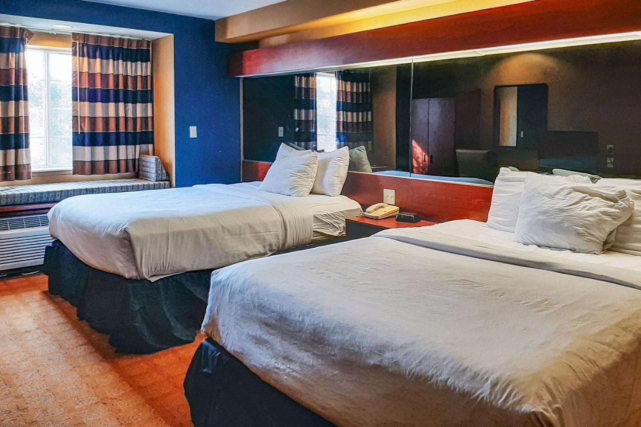 Starkville Inn & Suites מראה חיצוני תמונה