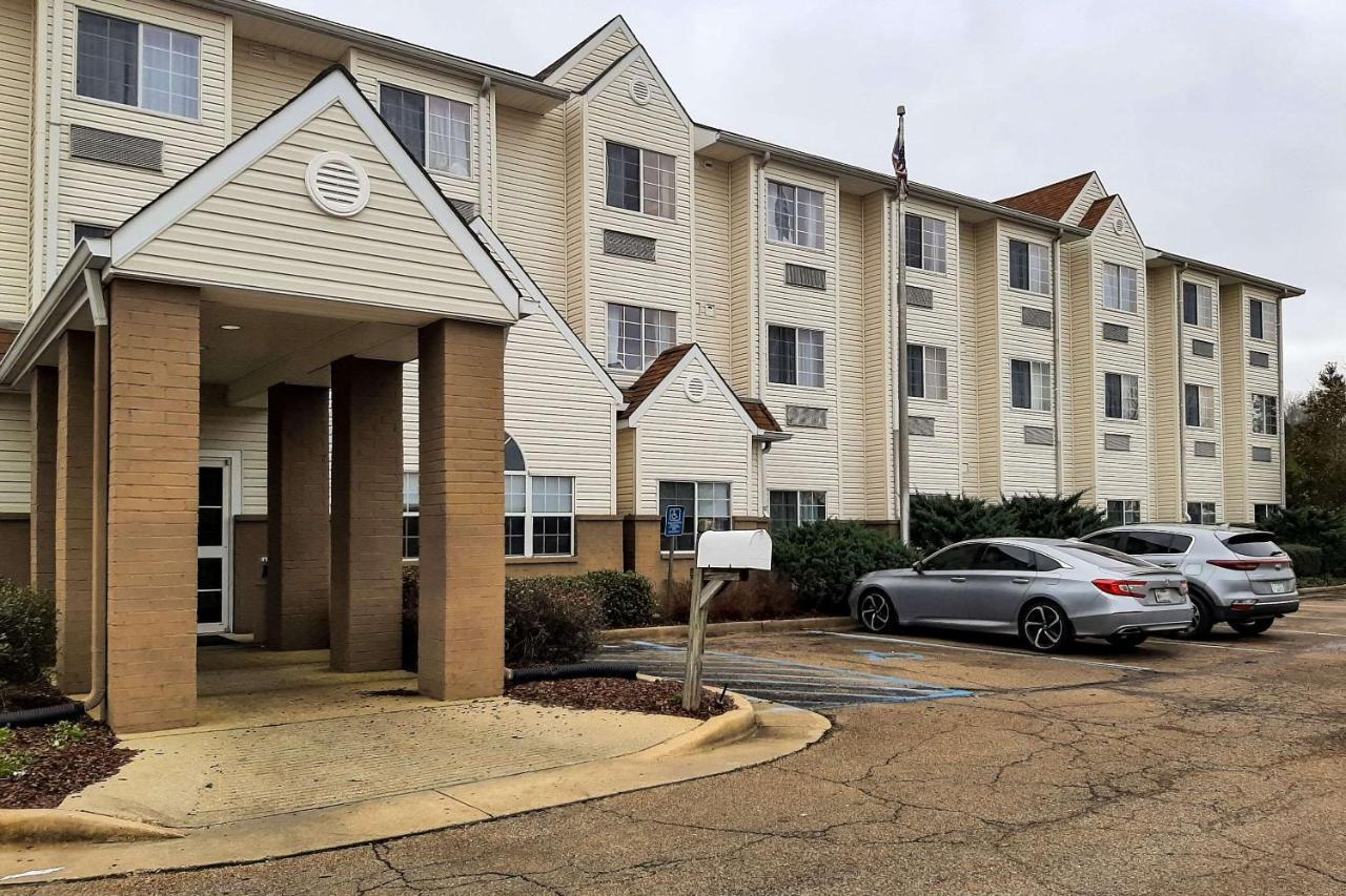 Starkville Inn & Suites מראה חיצוני תמונה